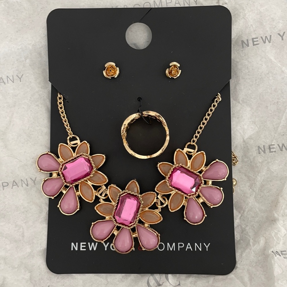 NWT Pretty pink and gold jewelry